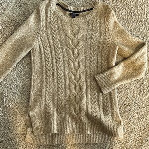 Women’s size M TOMMY HILFIGER sweater
